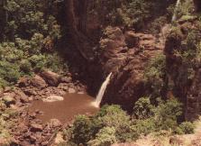 Rouna Falls (11K)